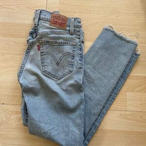 Levi's Light Blue wedgie Straight-Leg Jeans with Frayed Hem
